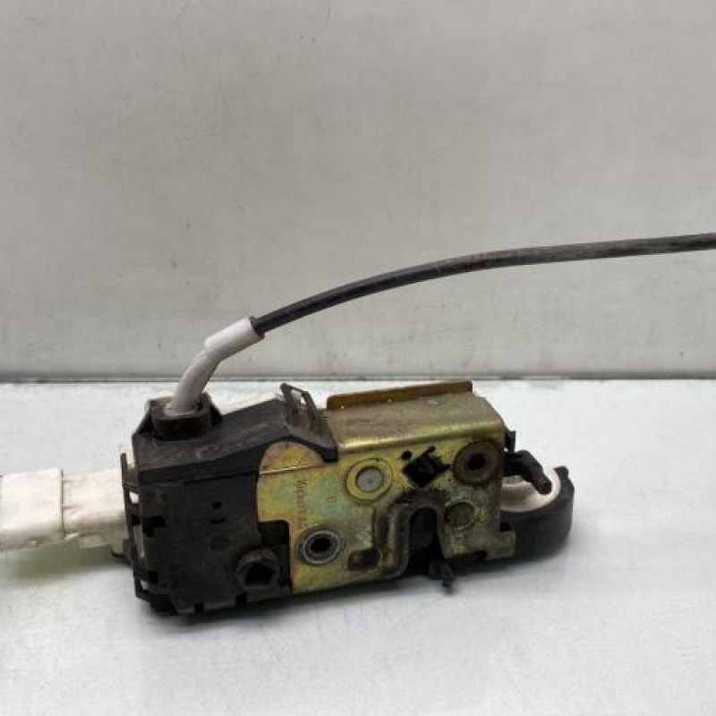 Serrure avant gauche PEUGEOT 407 Photo n°1