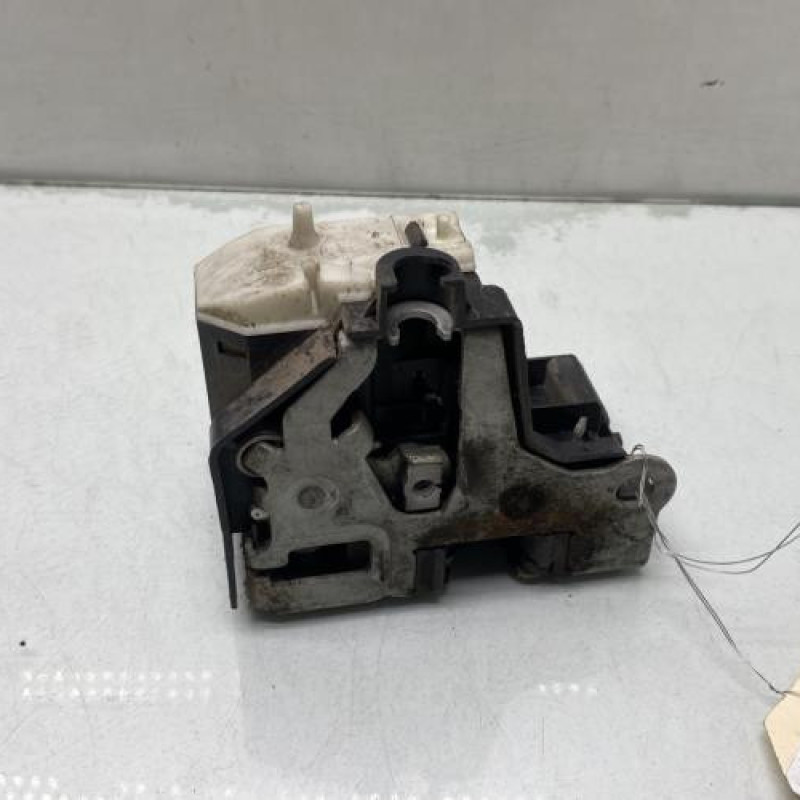 Serrure avant gauche RENAULT CLIO 2 CAMPUS Photo n°3