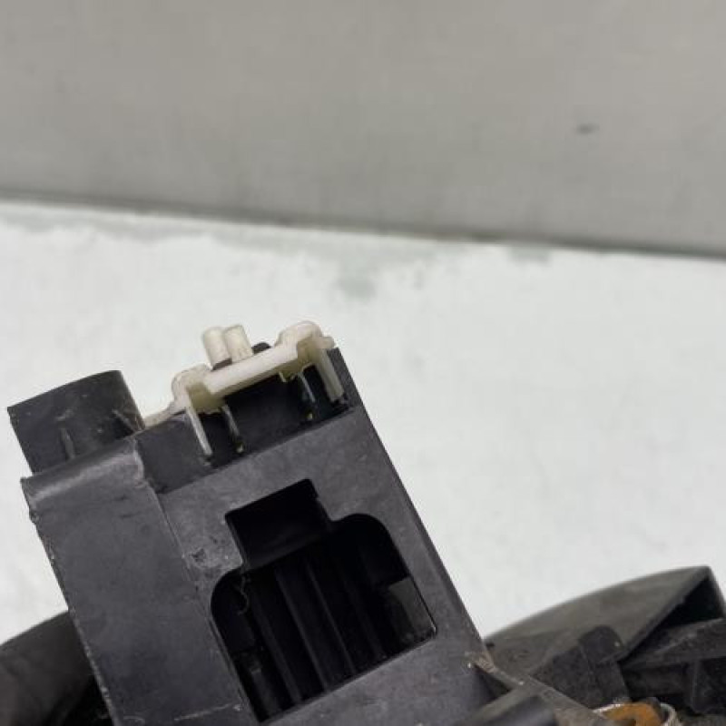 Serrure avant gauche RENAULT CLIO 2 CAMPUS Photo n°4