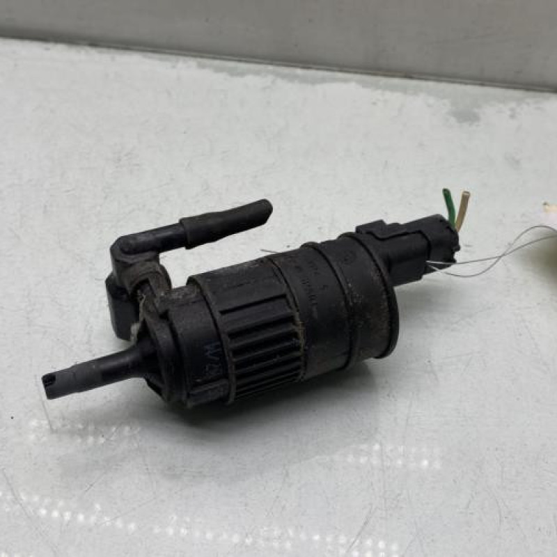 Pompe lave glace avant RENAULT CLIO 2 CAMPUS Photo n°3