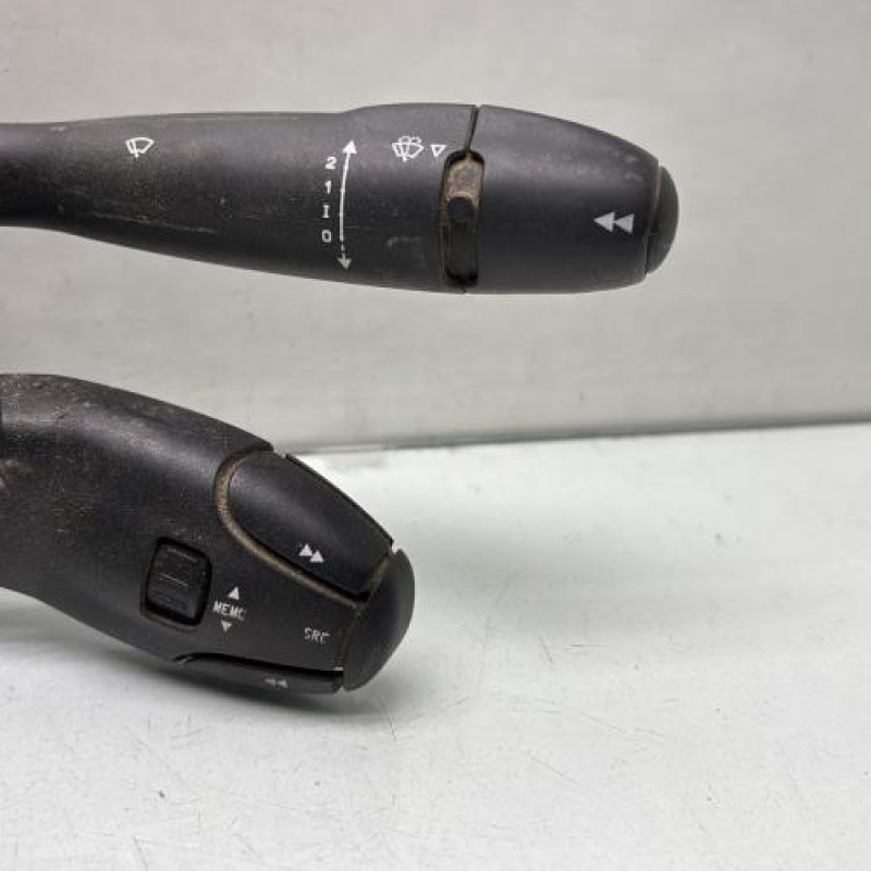 Com (Bloc Contacteur Tournant+Commodo Essuie Glace+Commodo Phare) PEUGEOT PARTNER 2 Photo n°4