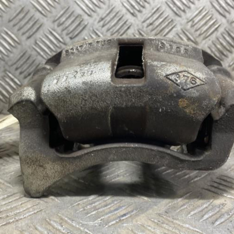 Etrier avant droit (freinage) RENAULT TWINGO 2 Photo n°4