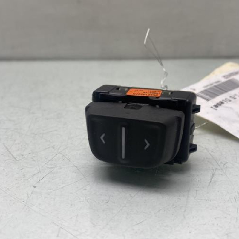 Interrupteur de leve vitre avant droit DACIA SANDERO 2 Photo n°1