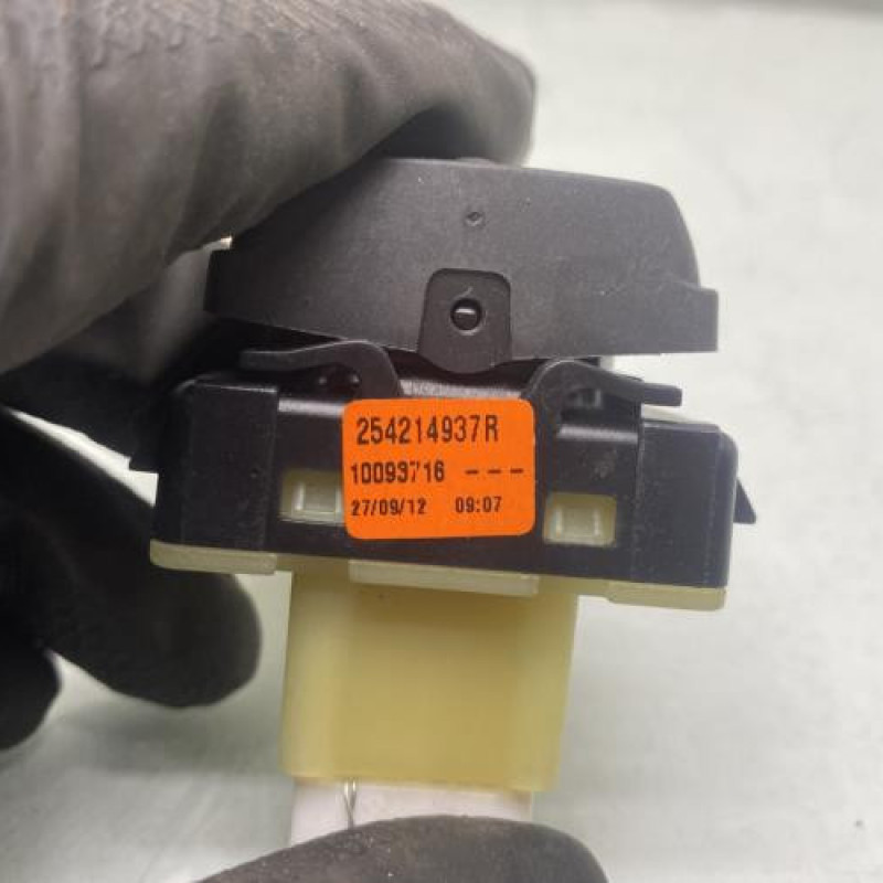 Interrupteur de leve vitre avant droit DACIA SANDERO 2 Photo n°3