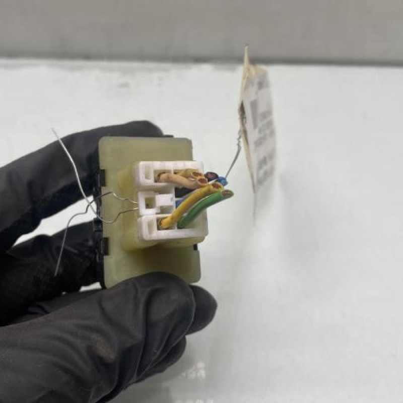 Interrupteur de leve vitre avant gauche DACIA SANDERO 2 Photo n°3