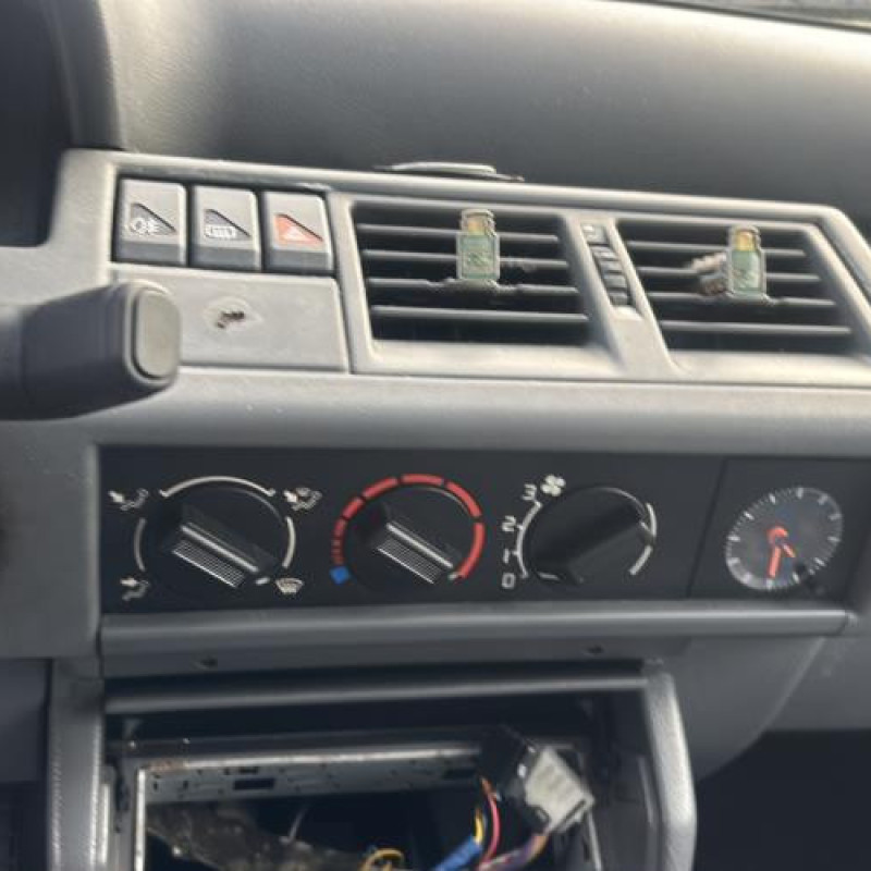 Retroviseur gauche RENAULT CLIO 1 Photo n°19