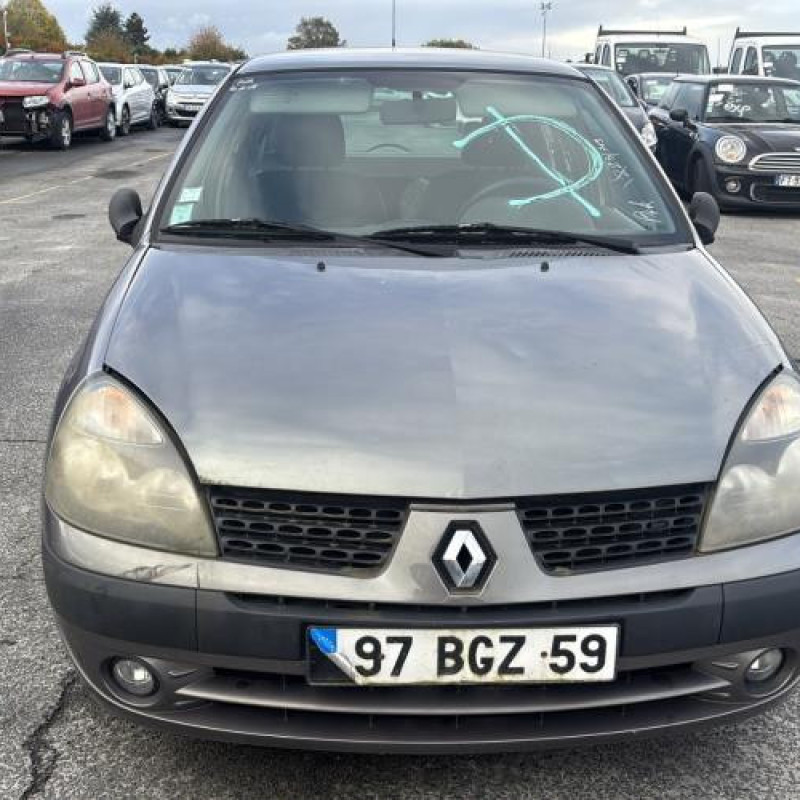 Feu arriere stop central RENAULT CLIO 2 Photo n°12