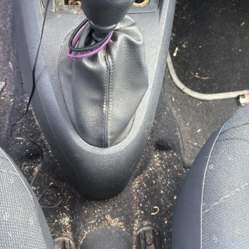 Feu arriere stop central RENAULT CLIO 2 Photo n°20