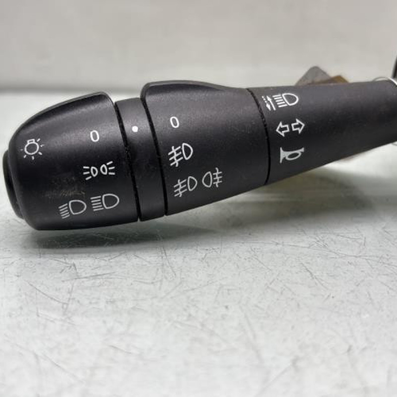 Commodo phare DACIA SANDERO 2 Photo n°2