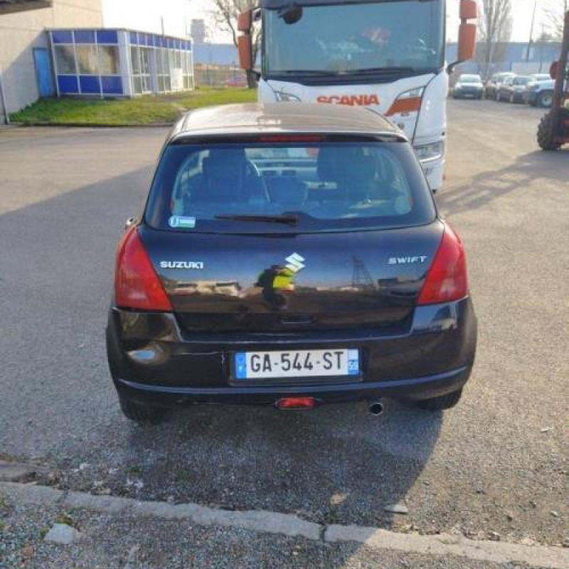 Aile avant gauche SUZUKI SWIFT 3 Photo n°9