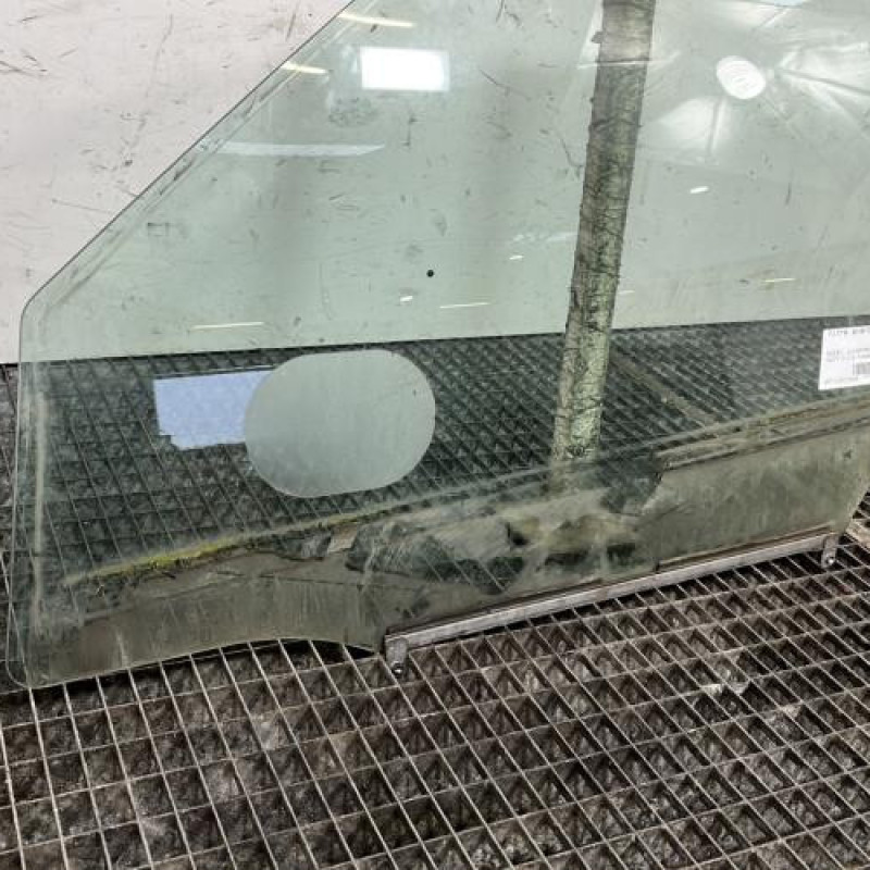 Vitre avant gauche SUZUKI SWIFT 3 Photo n°2