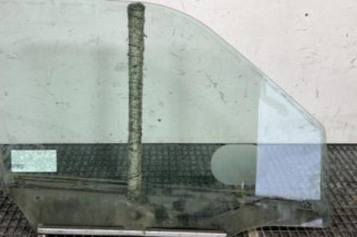 Vitre avant gauche SUZUKI SWIFT 3