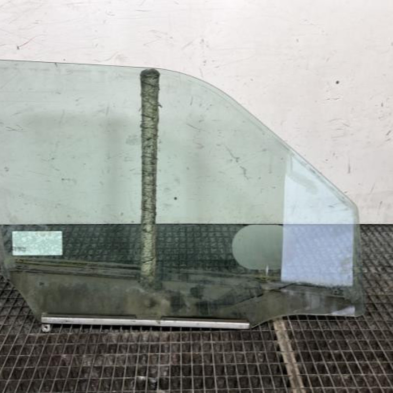 Vitre avant gauche SUZUKI SWIFT 3 Photo n°4