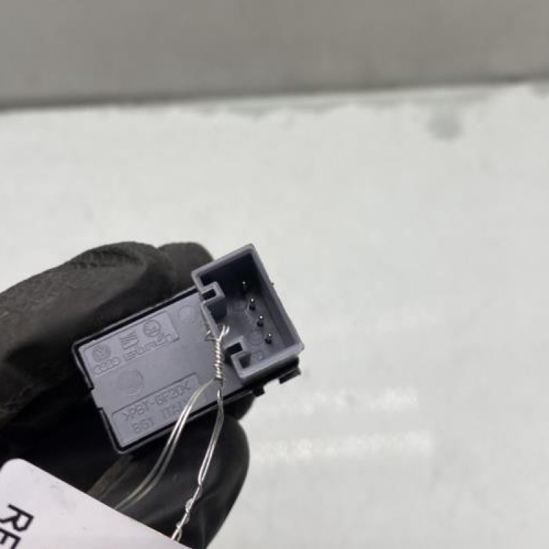 Interrupteur de leve vitre arriere gauche VOLKSWAGEN POLO 5 Photo n°3