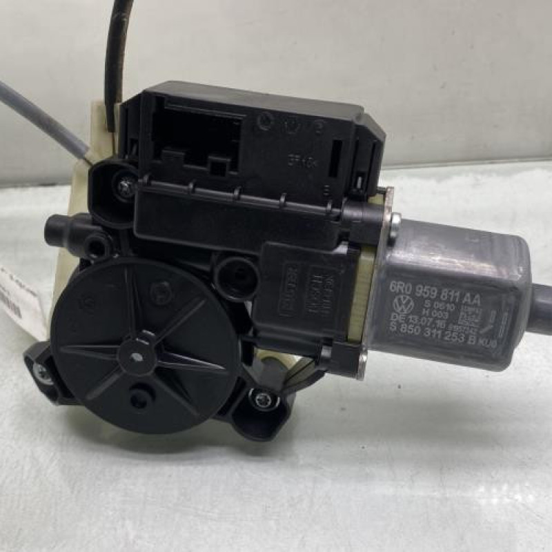 Leve vitre electrique arriere gauche VOLKSWAGEN POLO 5 Photo n°3