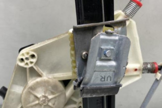 Leve vitre electrique avant droit VOLKSWAGEN POLO 5