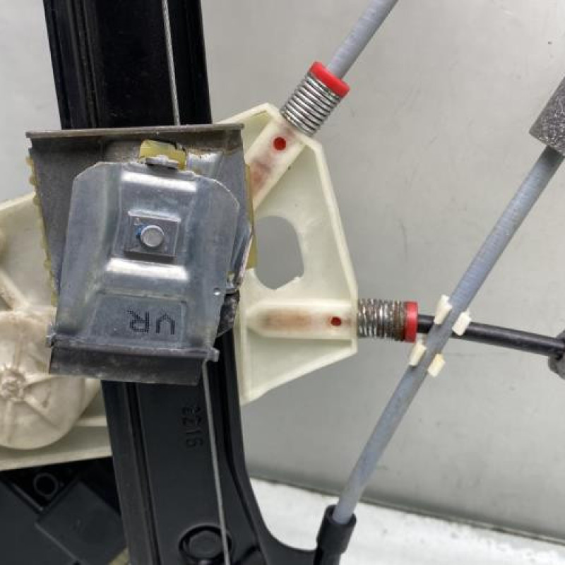 Leve vitre electrique avant droit VOLKSWAGEN POLO 5 Photo n°4