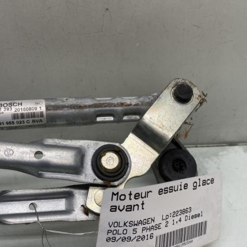 Moteur essuie glace avant VOLKSWAGEN POLO 5 Photo n°6