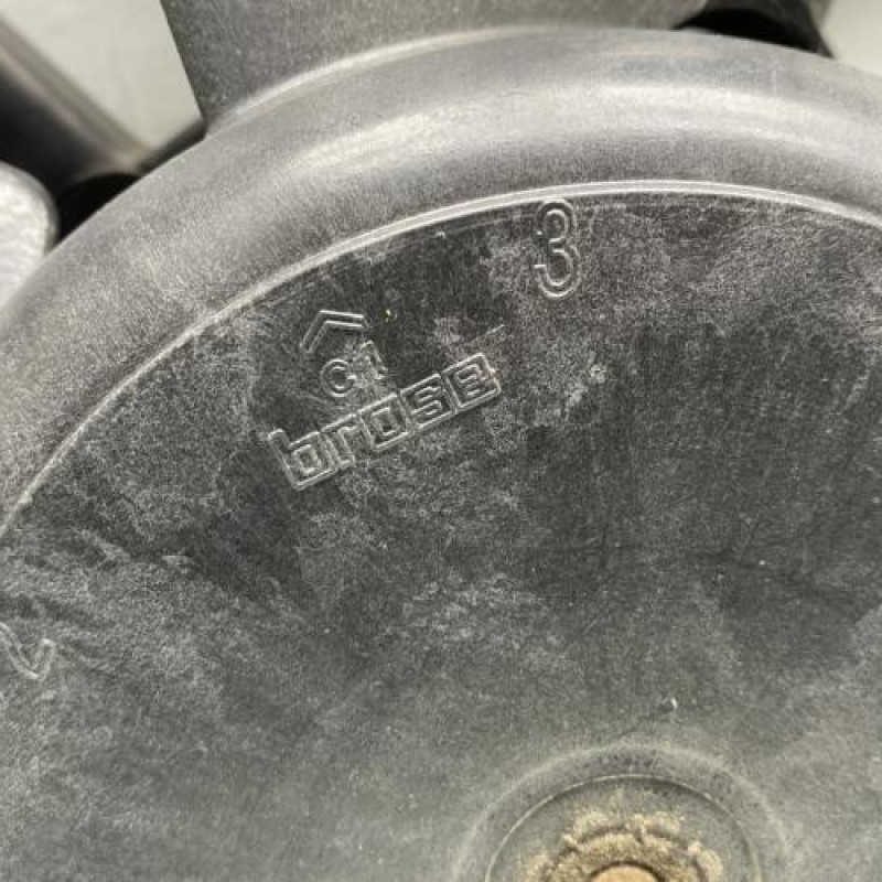 Moto ventilateur radiateur VOLKSWAGEN POLO 5 Photo n°2