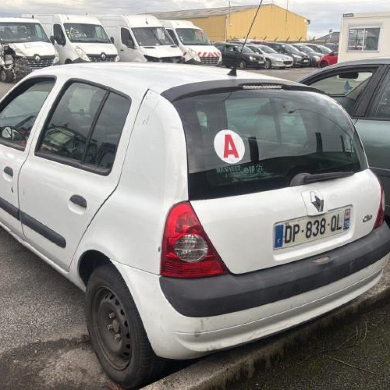 Moteur essuie glace arriere RENAULT CLIO 2 Photo n°7
