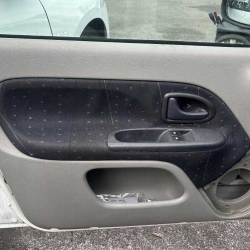 Moteur essuie glace avant RENAULT CLIO 2 Photo n°12