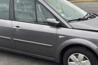 Feu arriere stop central RENAULT SCENIC 2