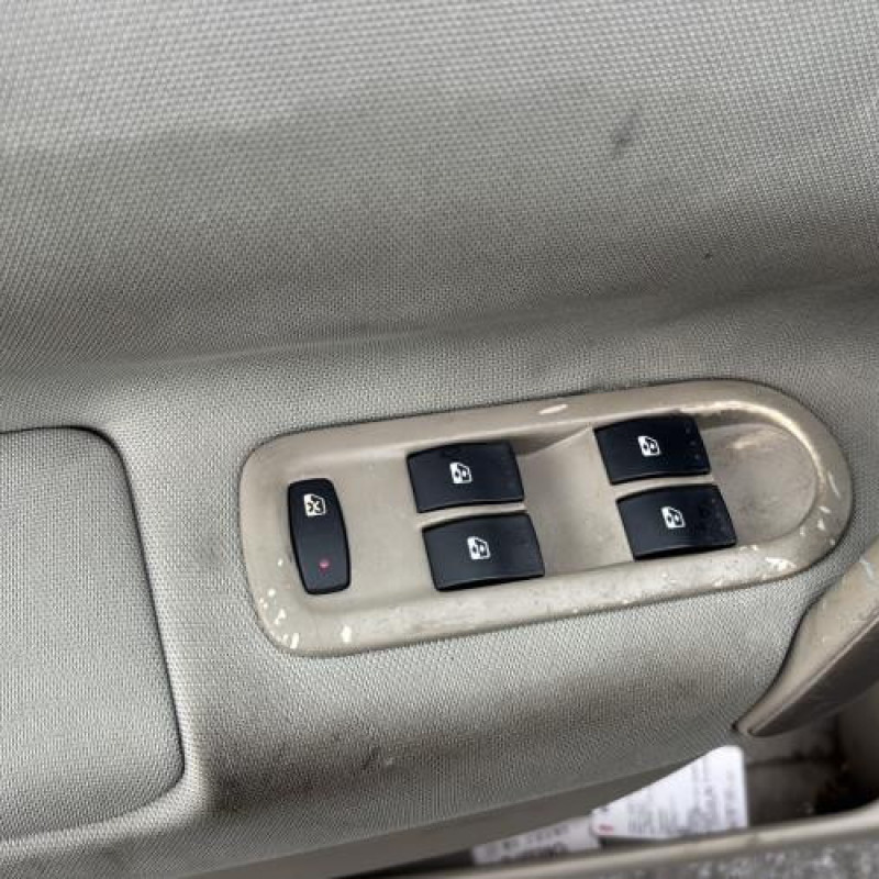 Feu arriere stop central RENAULT SCENIC 2 Photo n°13