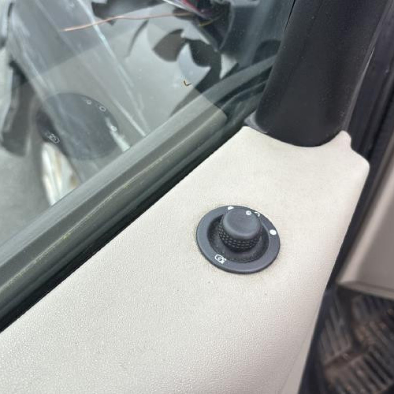 Feu arriere stop central RENAULT SCENIC 2 Photo n°14