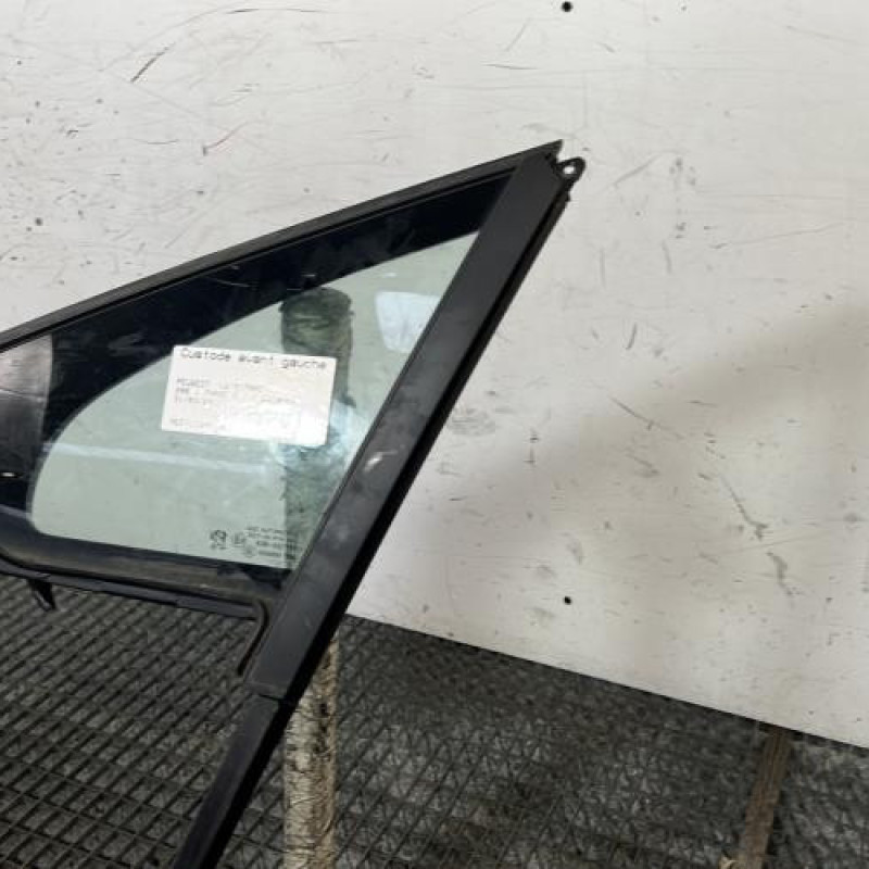 Custode avant gauche (porte) PEUGEOT 208 1 Photo n°3