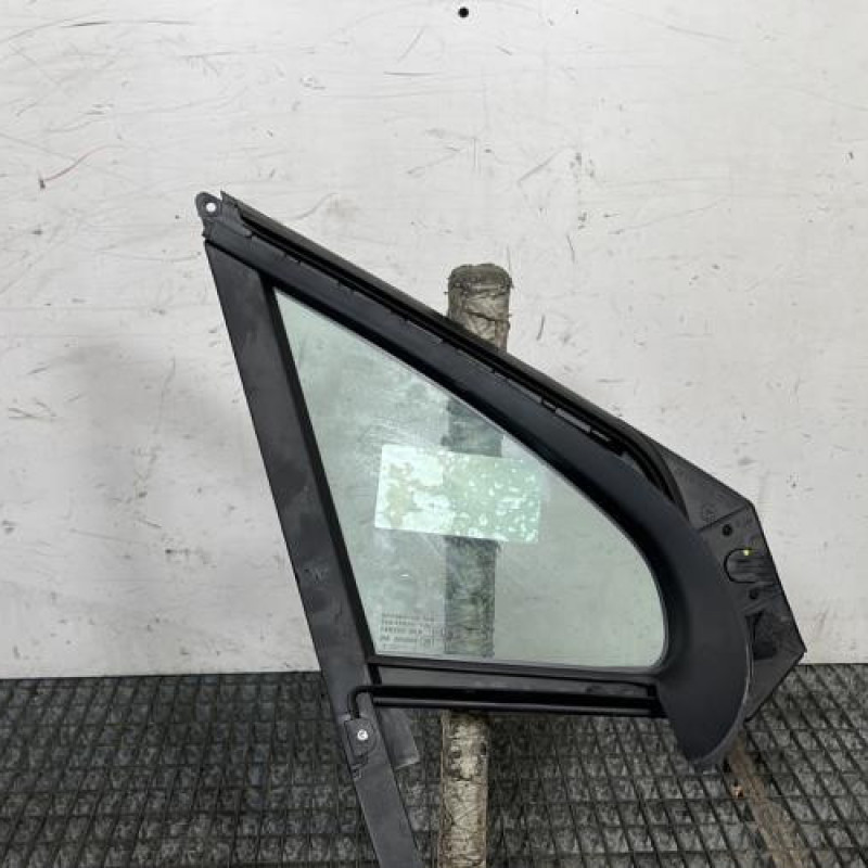 Custode avant gauche (porte) PEUGEOT 208 1 Photo n°4