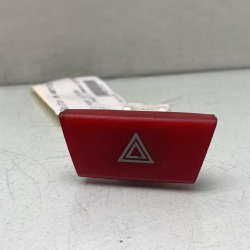Bouton de warning CITROEN C1 1 Photo n°1
