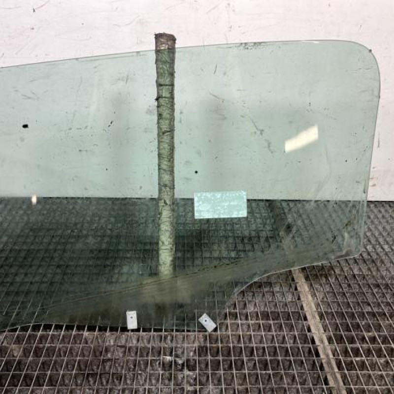 Vitre arriere droit PEUGEOT 307 Photo n°4