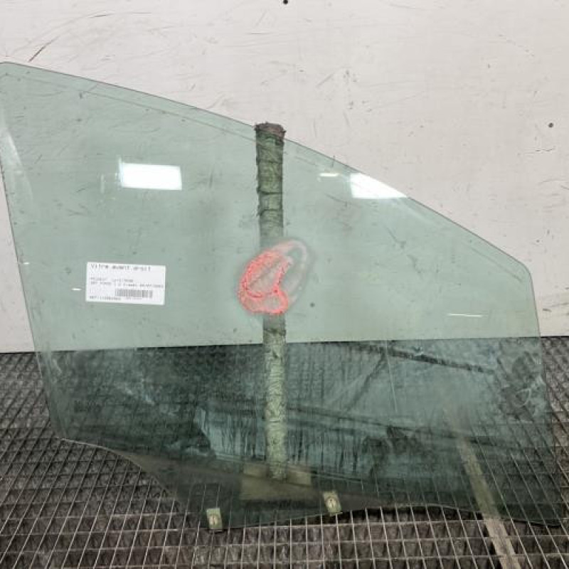 Vitre avant droit PEUGEOT 307 Photo n°1