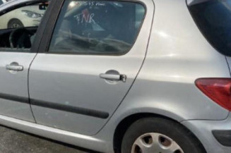 Vitre avant droit PEUGEOT 307