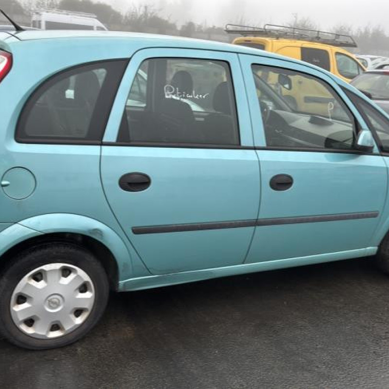 Feu arriere stop central OPEL MERIVA A Photo n°12