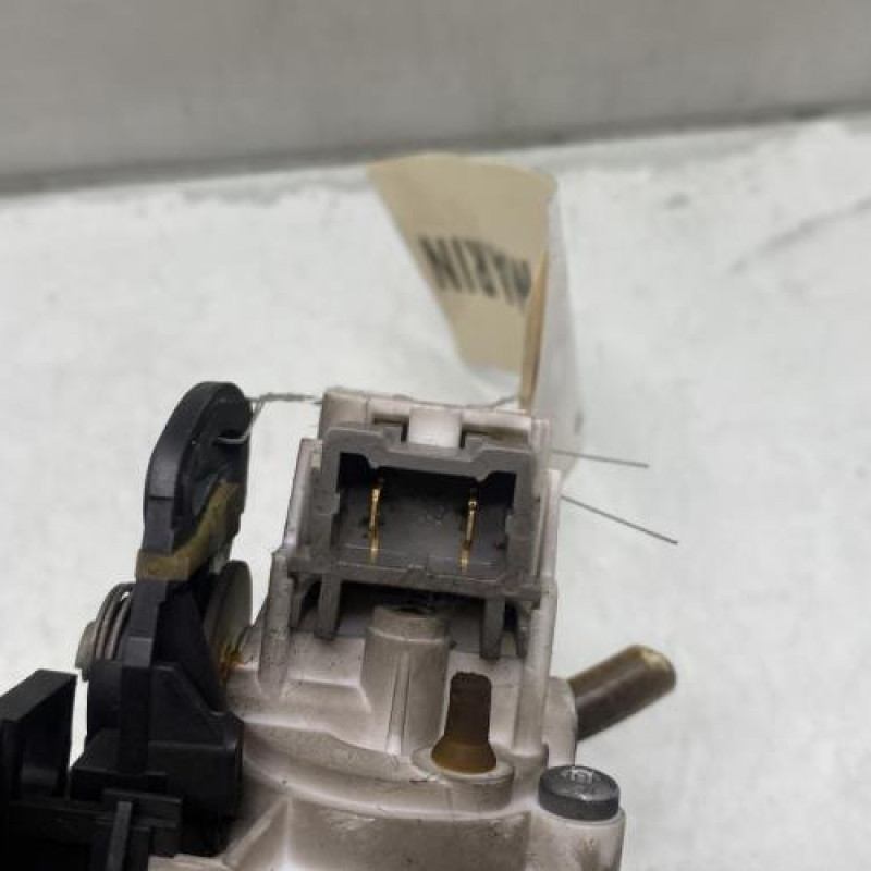 Bouton de coffre RENAULT CLIO 2 Photo n°3