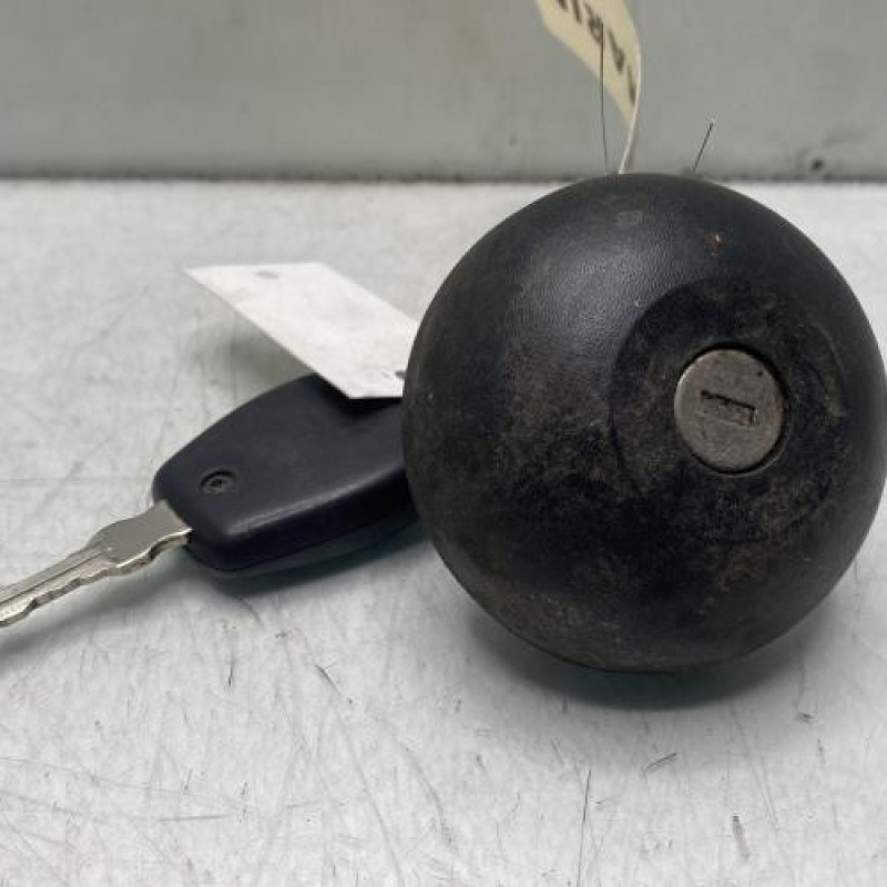 Bouchon de carburant DACIA SANDERO 2 Photo n°1