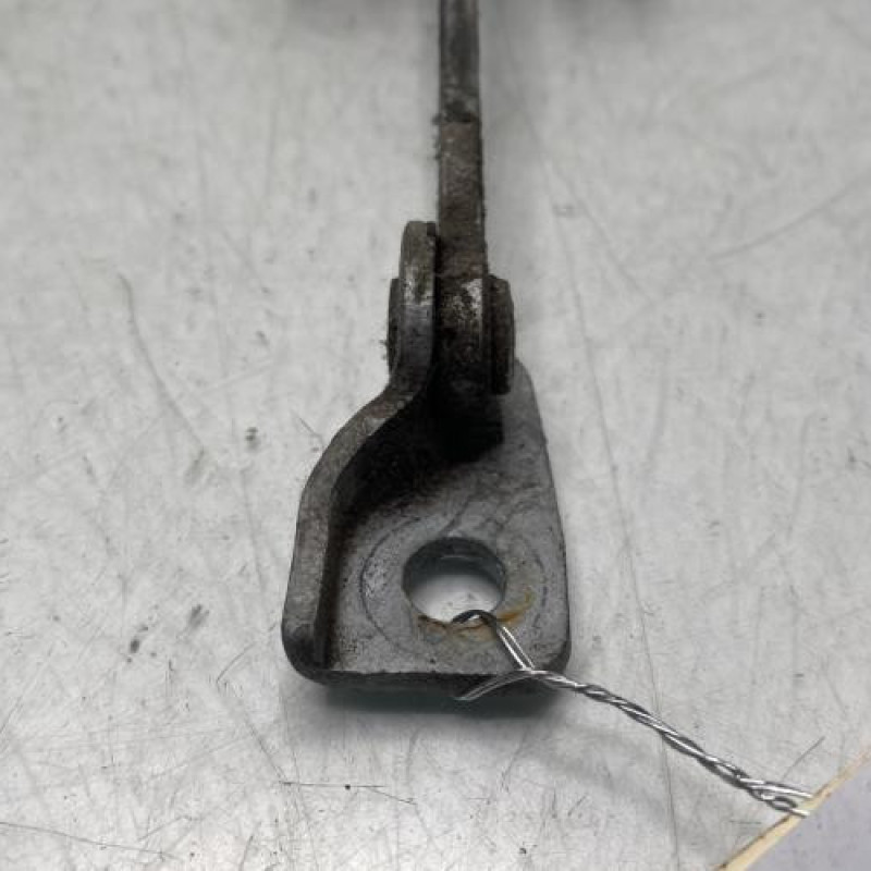 Arret de porte avant gauche DACIA SANDERO 2 Photo n°3