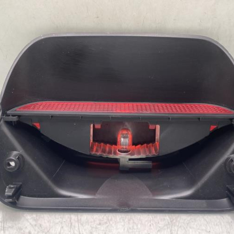 Feu arriere stop central DACIA SANDERO 2 Photo n°1