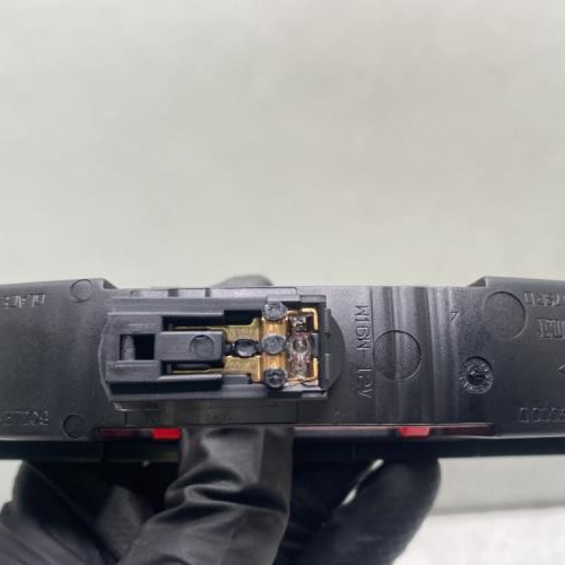 Feu arriere stop central DACIA SANDERO 2 Photo n°4