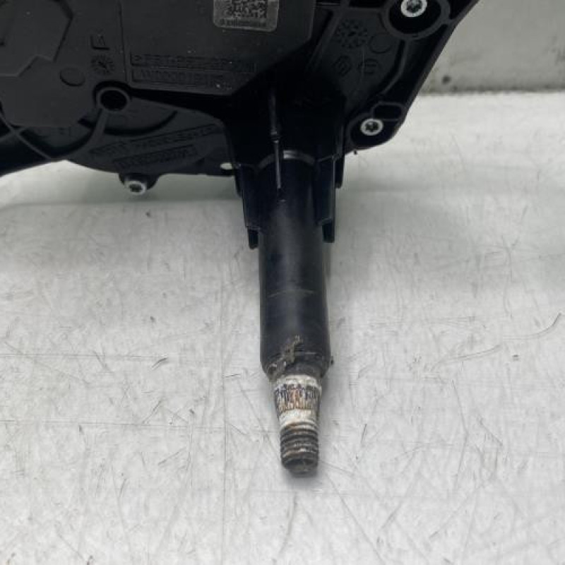 Moteur essuie glace arriere DACIA SANDERO 2 Photo n°2