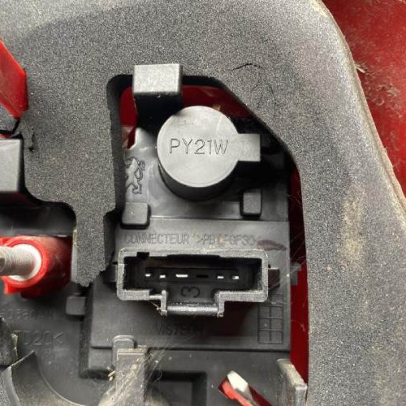 Feu arriere principal gauche (feux) PEUGEOT 206+ Photo n°3