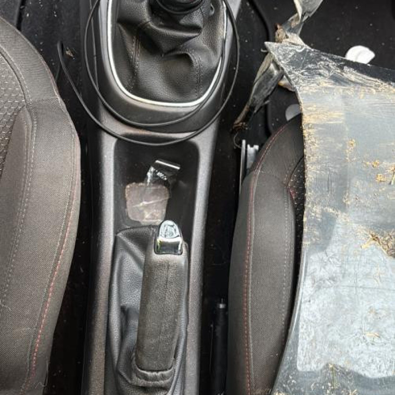 Trappe d'essence OPEL CORSA E Photo n°18