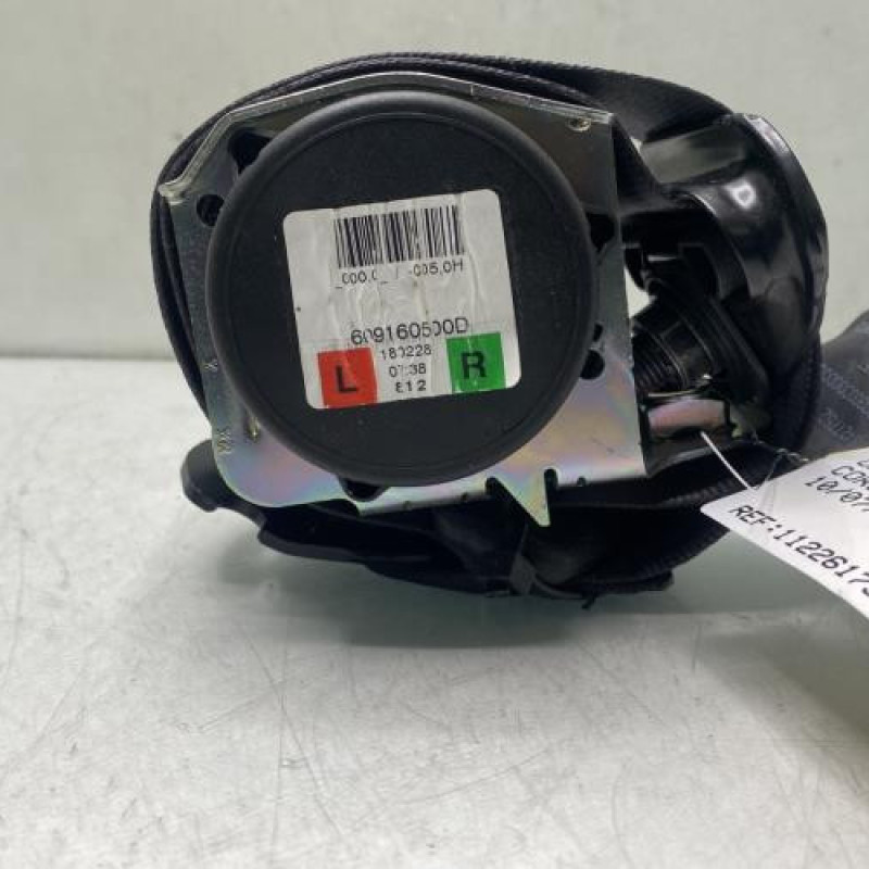 Ceinture arriere gauche OPEL CORSA E Photo n°1