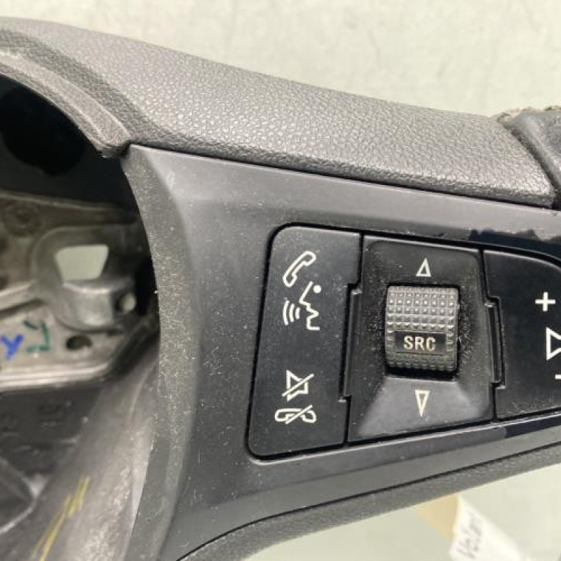 Volant OPEL CORSA E Photo n°3