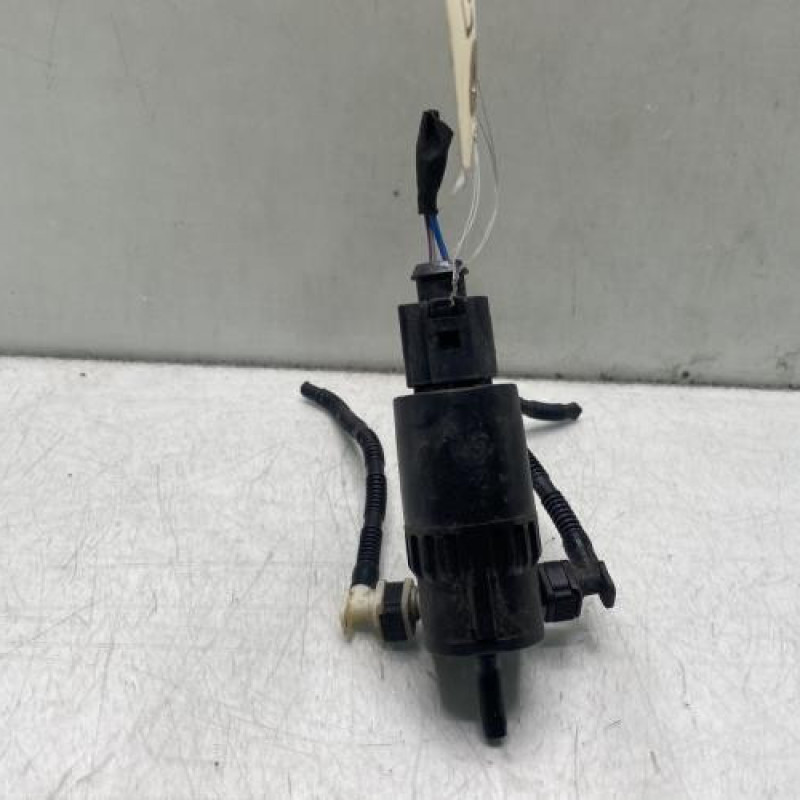 Pompe lave glace avant OPEL CORSA E Photo n°1