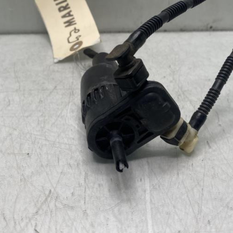 Pompe lave glace avant OPEL CORSA E Photo n°4