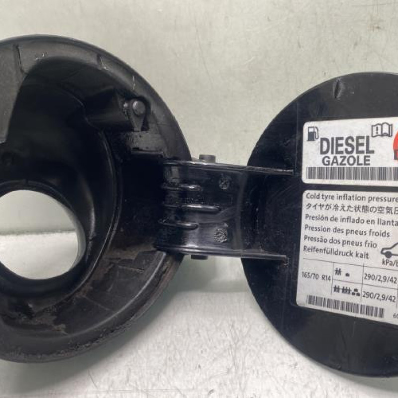 Trappe d'essence VOLKSWAGEN POLO 4 Photo n°3