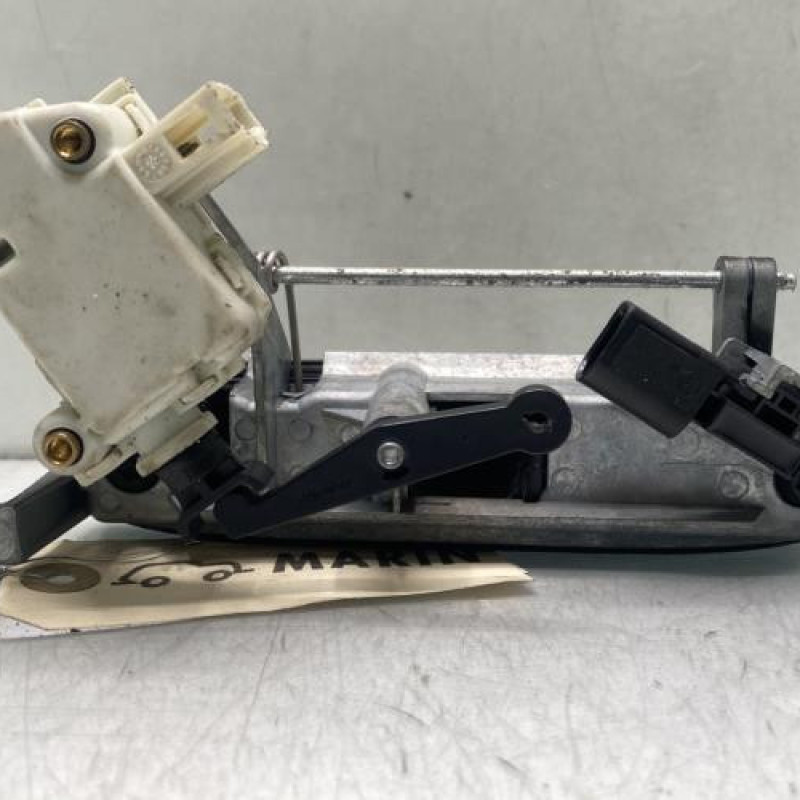 Bouton de coffre VOLKSWAGEN POLO 4 Photo n°2