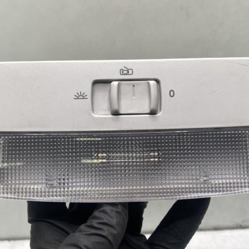 Eclairage de plafonnier VOLKSWAGEN POLO 4 Photo n°1